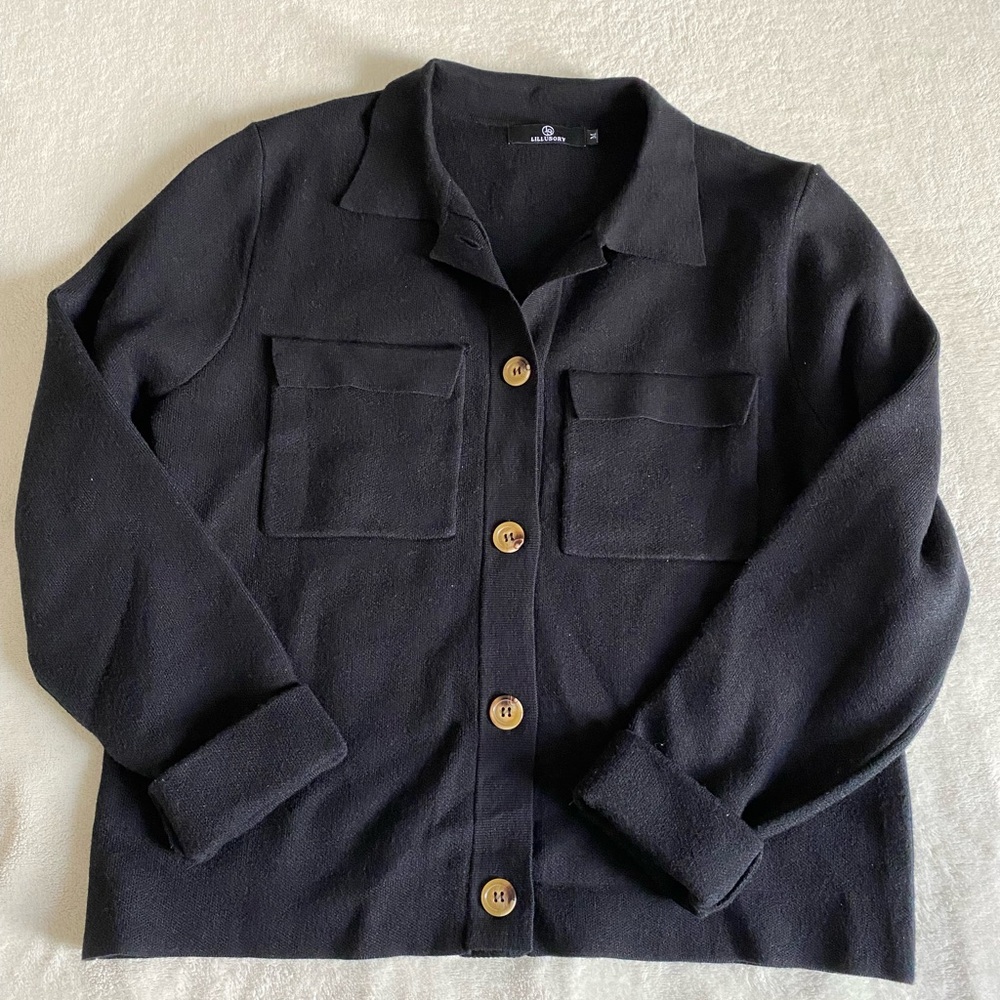 Classic Black Button-Up Women's Blazer